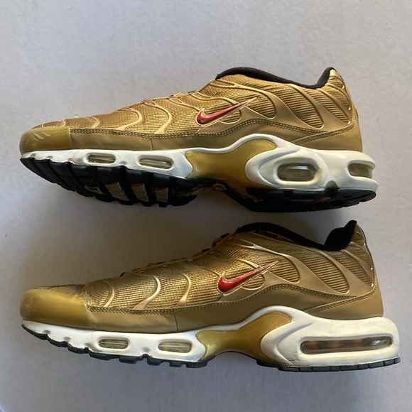 NIKE Air Max Plus #903827-700 Men’s Tuned Air Metallic Gold Sneakers Size 13 - Picture 5 of 12